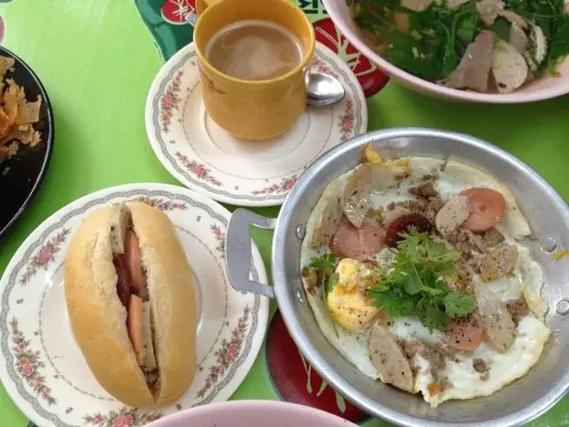 อาหารเช้าสไตล์เวียดนามในมุกดาหาร